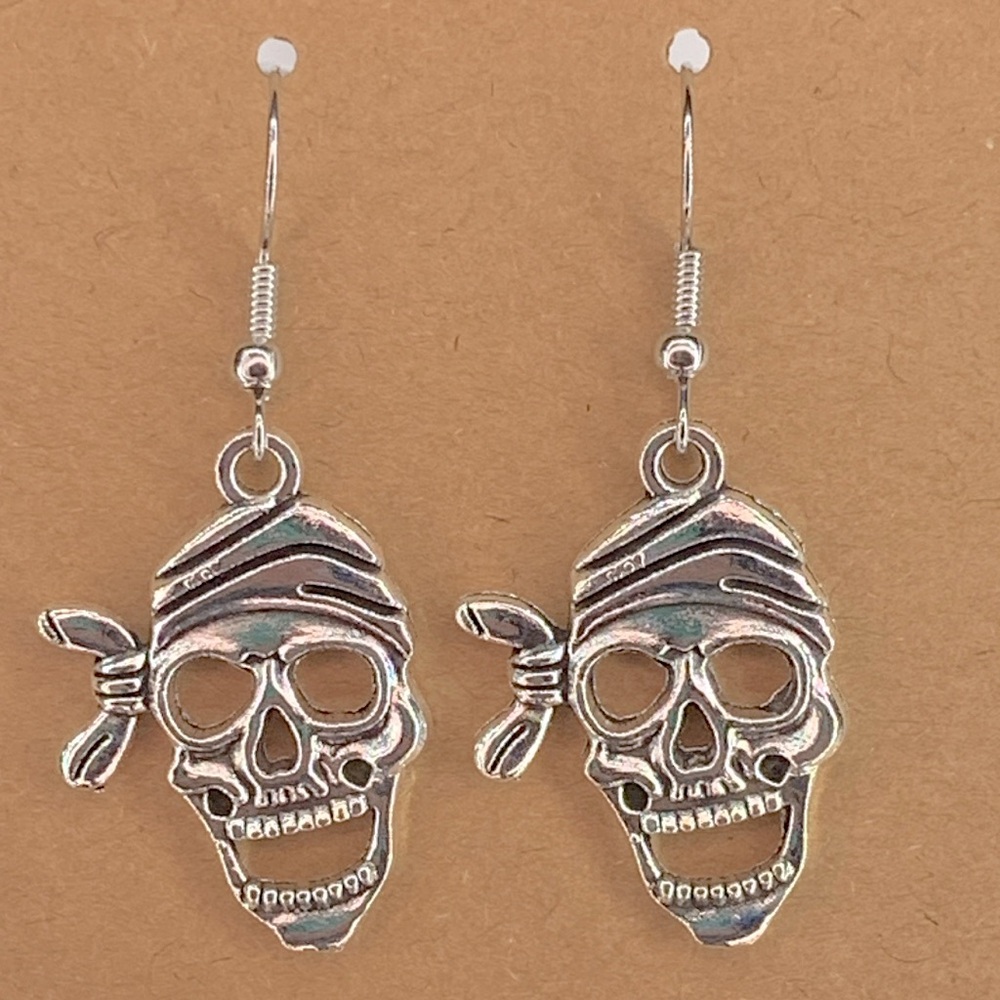 Zinc Alloy Pirate Skull Dangle Earrings - Picture 4 of 4